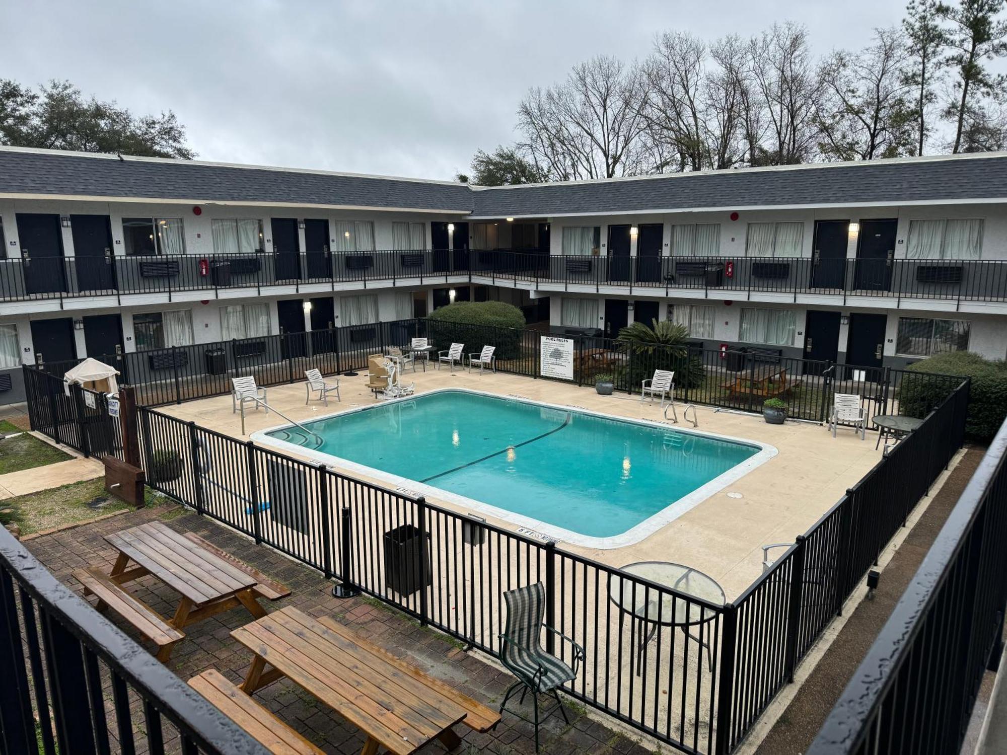 Fairbridge Inn & Suites Richmond Hill Exteriör bild
